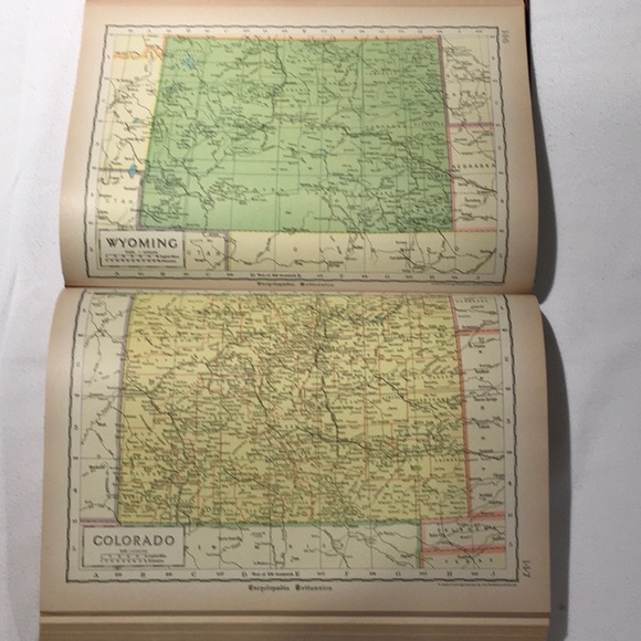 1941 Encyclopedia Britannia World Atlas Leather-Bound - Picture 7 of 16